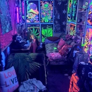 Meet your Posher, Joy